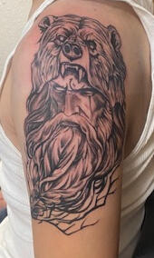 Memorial Tattoo – Christ & Faith A piece created during one of the most meaningful seasons of my life. This memorial-style Chri