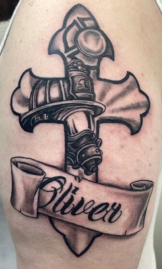 Memorial Tattoo – Christ & Faith A piece created during one of the most meaningful seasons of my life. This memorial-style Chri