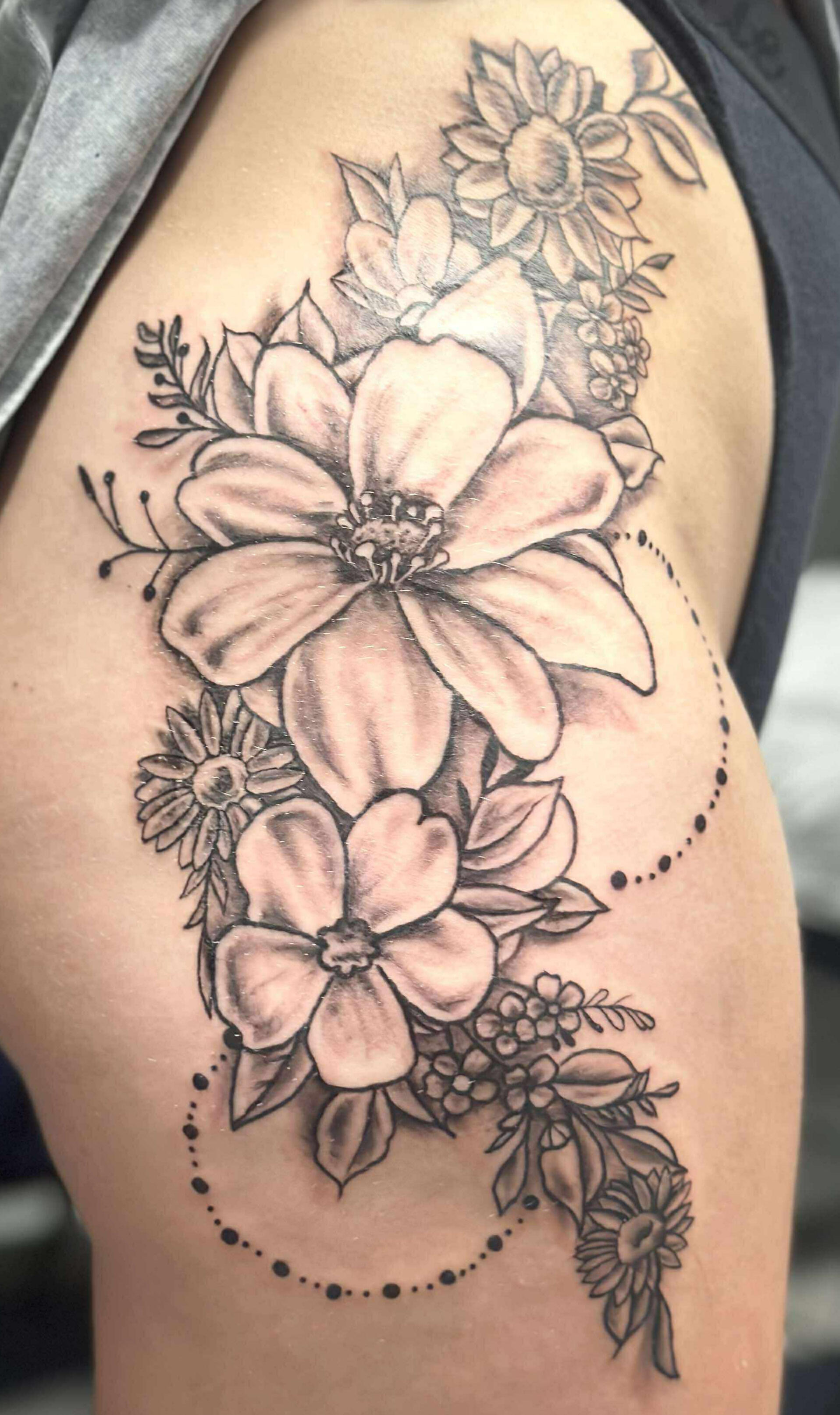 Memorial Tattoo – Christ & Faith A piece created during one of the most meaningful seasons of my life. This memorial-style Chri